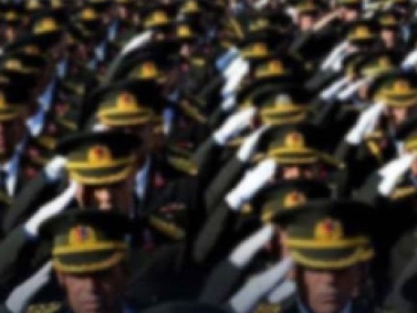AYM'den subaylara yeniden yargılanma yolu