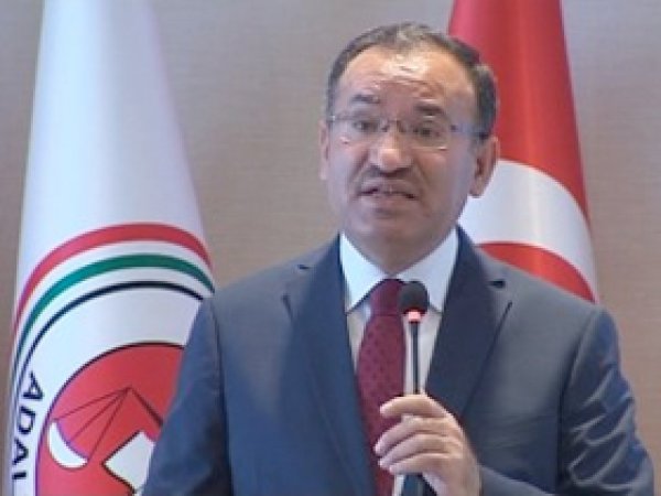 Bakan Bozdağ'dan Merkel'e yanıt