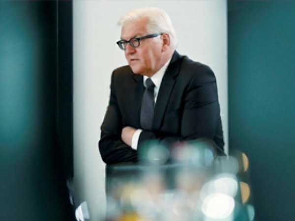 Alman Bakan Steinmeier suçlamaları reddetti