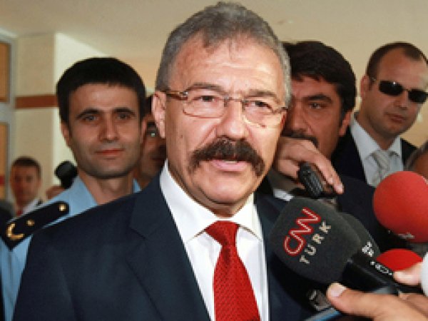 Akyürek'ten Cerrah'a Dink suçlaması