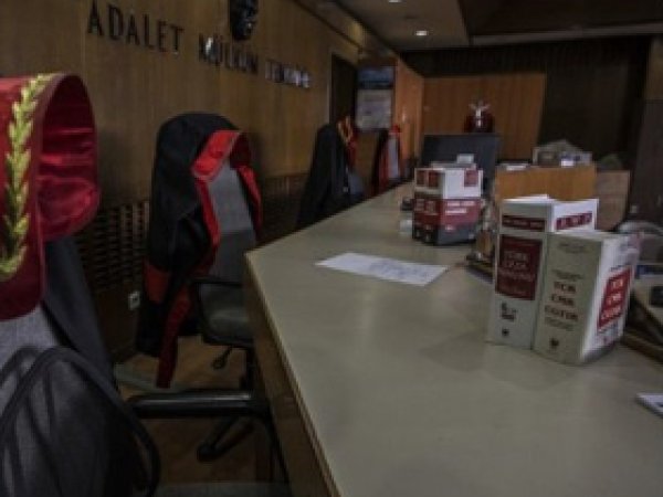 FETÖ'cü savcıdan hakime tehdit