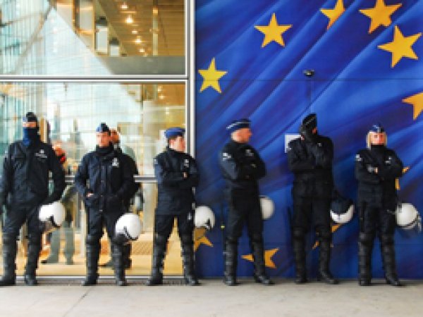 Europol'den Avrupa'ya DAEŞ uyarısı
