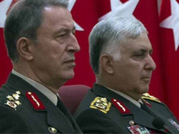 Akar ve Özel’e darbe soruları