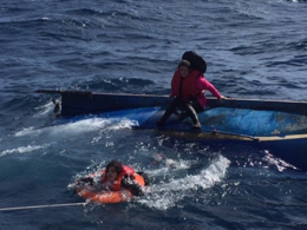 İzmir’de 2’si bebek 9 göçmen boğuldu
