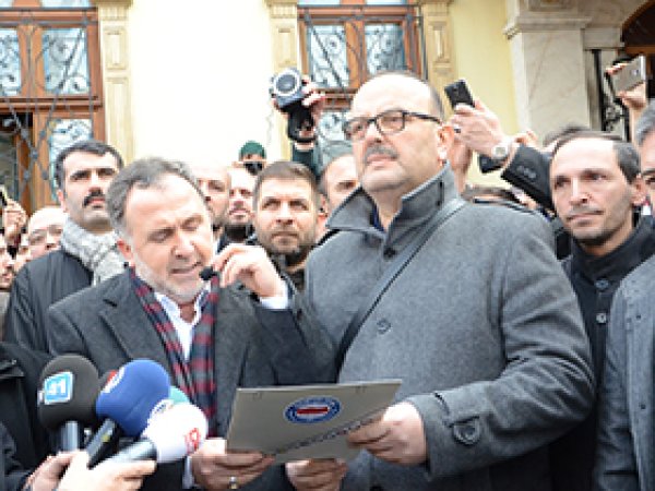 Kocaeli'de cemaatten müezzine destek