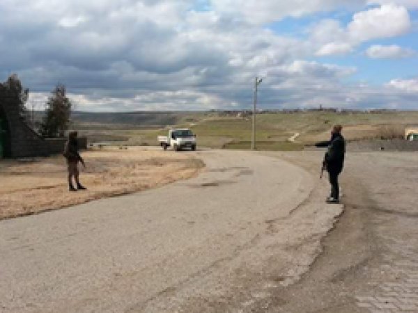 PKK İdil’de yol kontrolü yapıyor