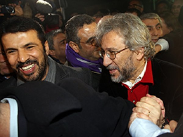 Can Dündar ve Erdem Gül tahliye oldu