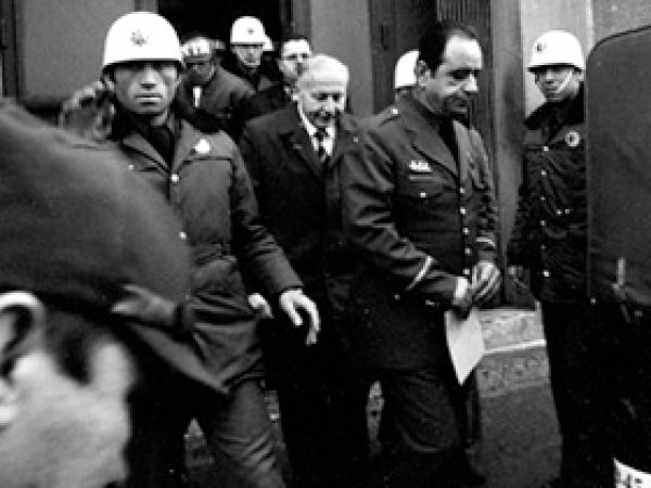 'Erbakan'ın evi polis ve jandarmayla kuşatıldı'