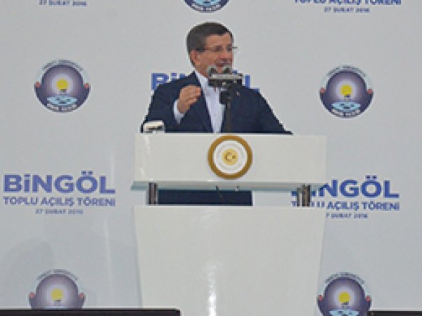 Davutoğlu Bingöl'de HDP'ye yüklendi