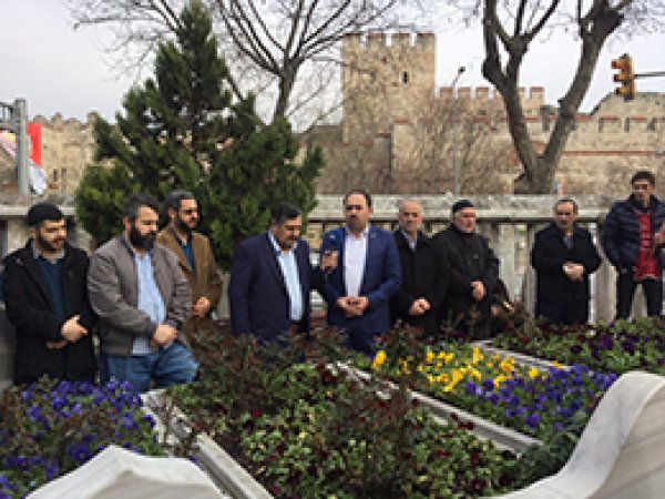 HÜDA PAR Erbakan'ı kabri başında andı
