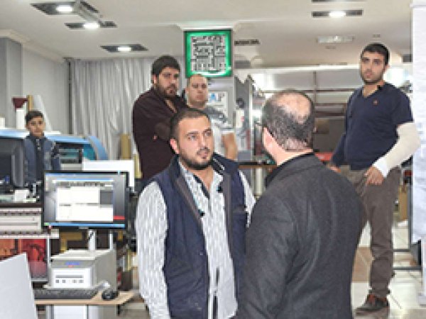 HÜDA PAR'dan mağdur Sur esnafına ziyaret
