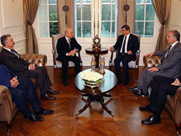Davutoğlu, Bahçeli ile görüştü