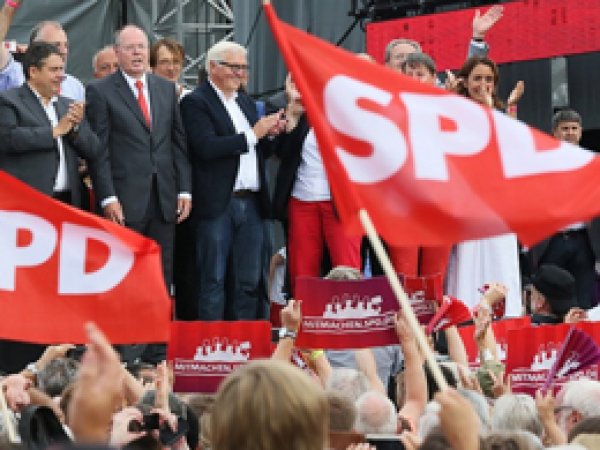 Almanya'da SPD'ye olan destek azalıyor