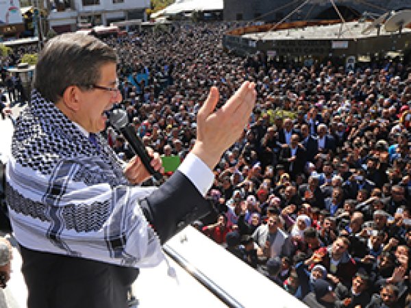 Başbakan Davutoğlu Diyarbakır'da