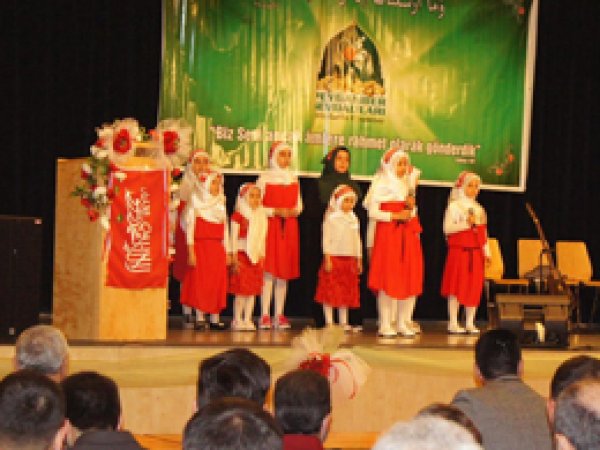 Evîndarên Pêxember li Viyanayê hatin cemhev