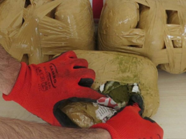 Diyarbakır'da 1 ton esrar yakalandı