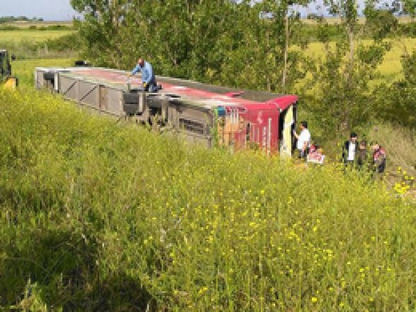 Kur'an Kursu tur otobüsü devrildi: 5 ölü