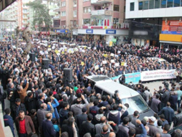 'Dürümlü katliamına sessiz kalmak insanlık suçudur'