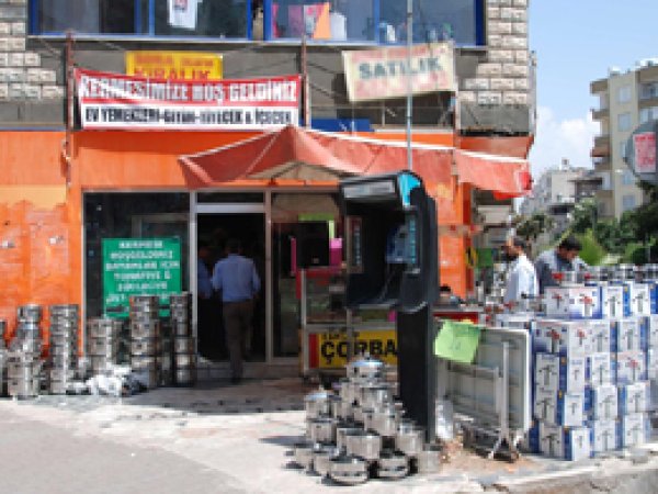 Mersin'de fakir öğrenciler yararına kermes