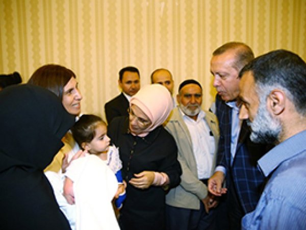 Erdoğan, şehid aileleriyle görüştü