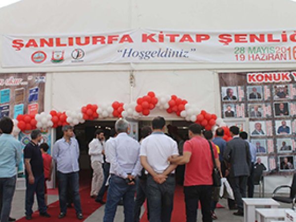 Urfa'da ilk kez kitap fuarı açıldı