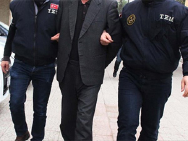 Aranan Gülenci iş adamı kaçarken yakalandı