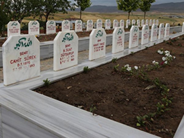 Susa şehitliğinde çevre düzenlemesi