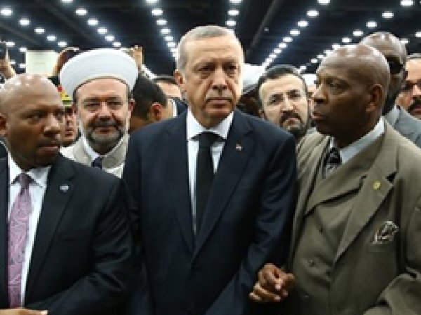 Muhammed Ali için makale kaleme aldı