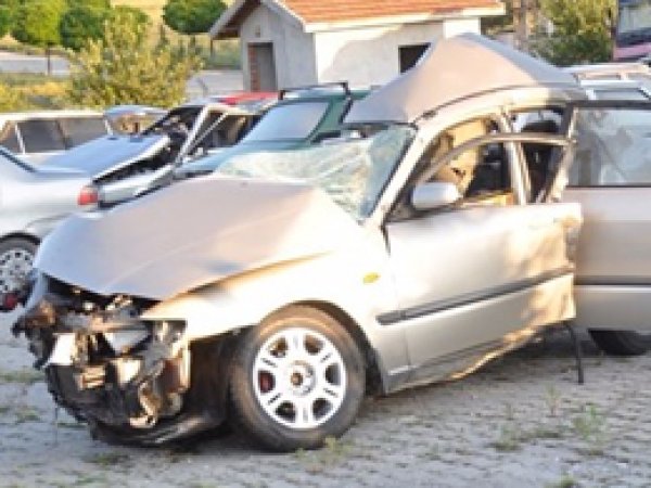 Cenaze yolunda trafik kazası: 6 ölü
