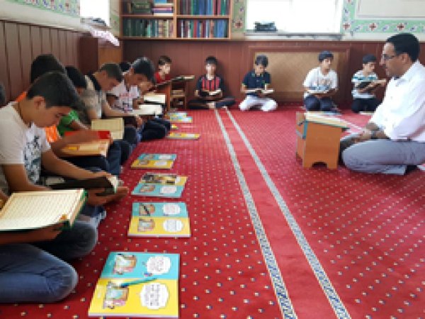 Camiyi, cemaati, ezanı ve İslam’ı sevdirelim