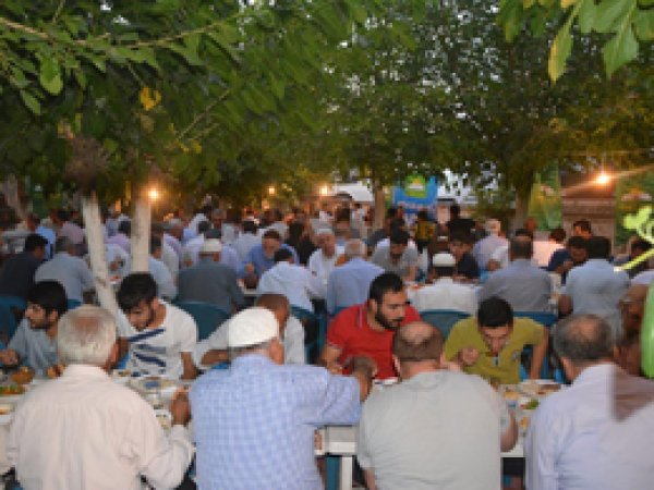 Kozluk HÜDA PAR’dan iftar programı
