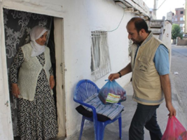STK'ların Ramazan yardımları devam ediyor