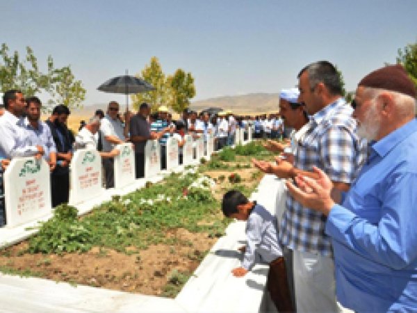 Cami yarenleri rahmetle yâd edildi