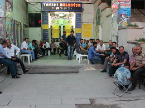Van esnafı DBP'li Belediyeyi protesto etti