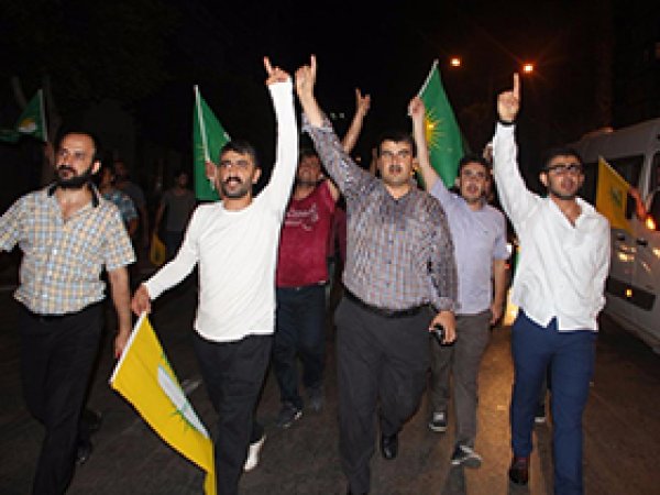 Adana HÜDA PAR darbecileri protesto etti