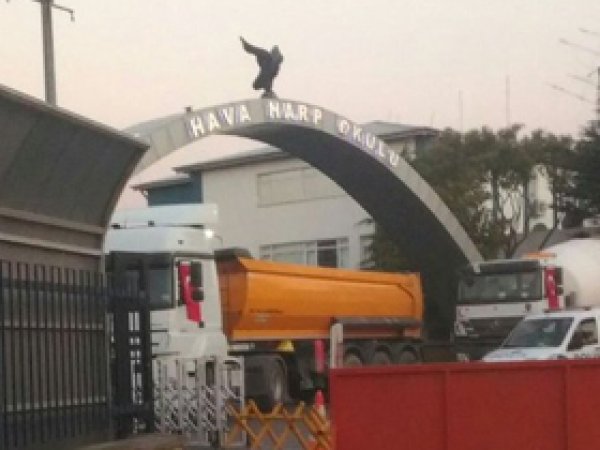 Hava Harp Okulu Dekanı gözaltına alındı