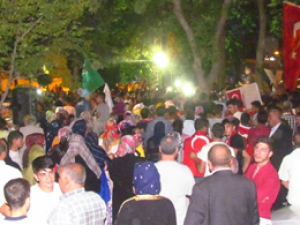 Siverek'te darbe karşıtı gösteriler