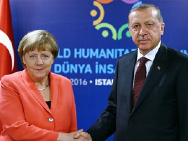 Merkel: Darbe girişimi kabul edilemez