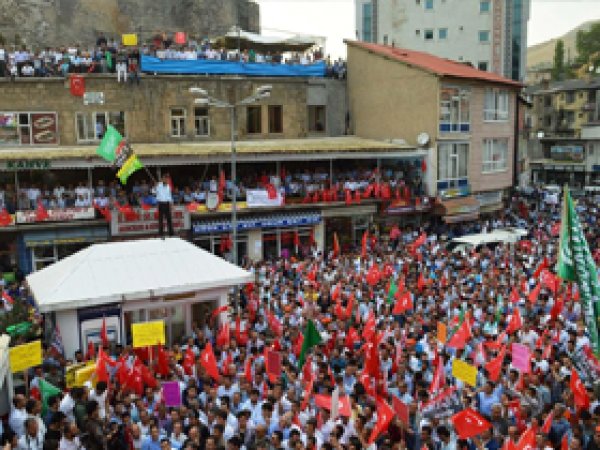 Bitlis HÜDA PAR Başkanı on binlere hitap etti