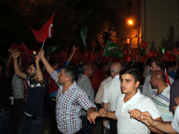 Siirt’te darbe karşıtı nöbet devam ediyor