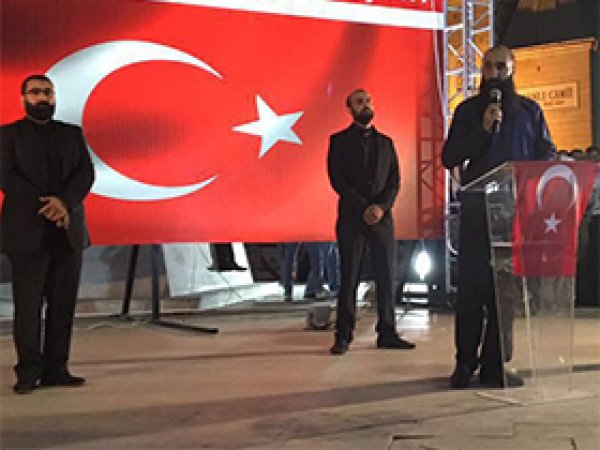 Darbe nöbetinde Alevi-Sünni dayanışması