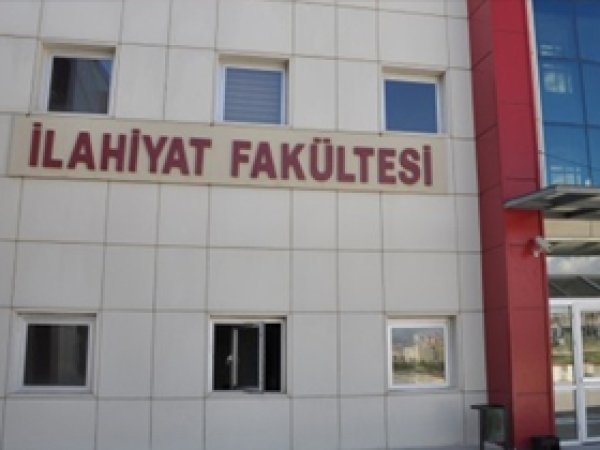 İlahiyat Hocalarından Gülen'e sert tepki