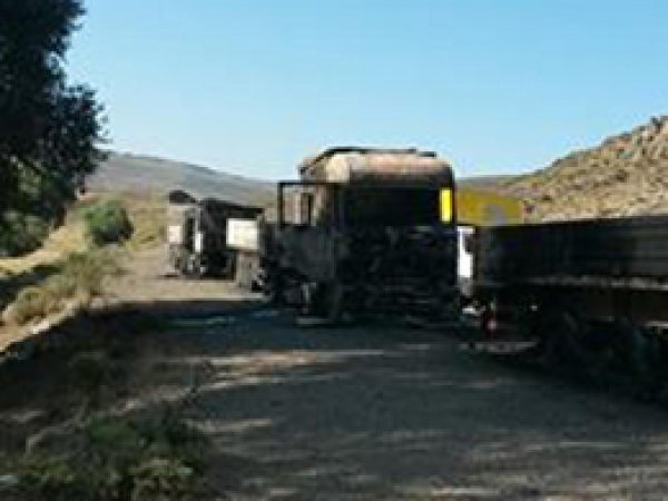 PKK Karlıova’da 5 araç yaktı