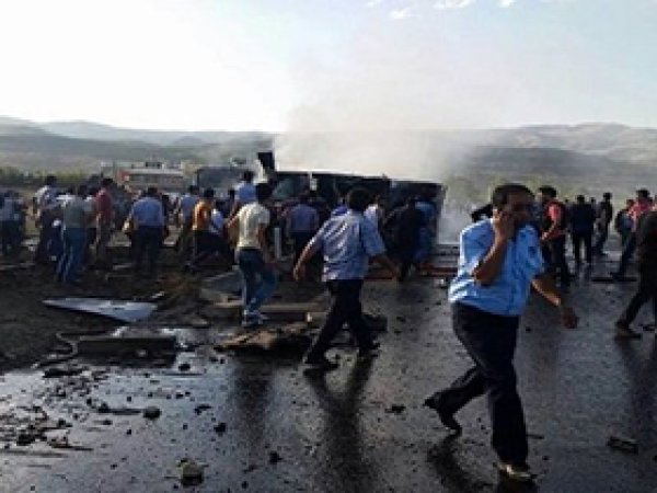 Bingöl'de polis otobüsüne saldırı: 5 ölü