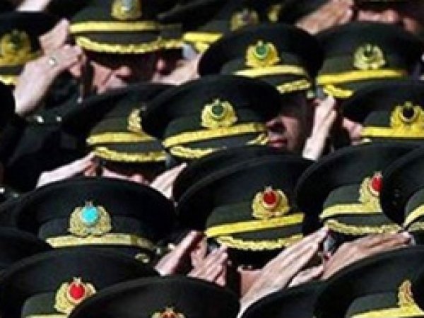 Firari generallerin kimlikleri ortaya çıktı
