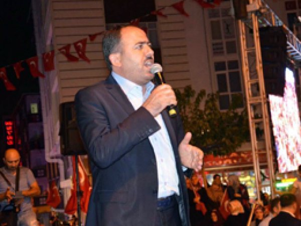 Elibüyük: Bu darbe bir Haçlı operasyonudur