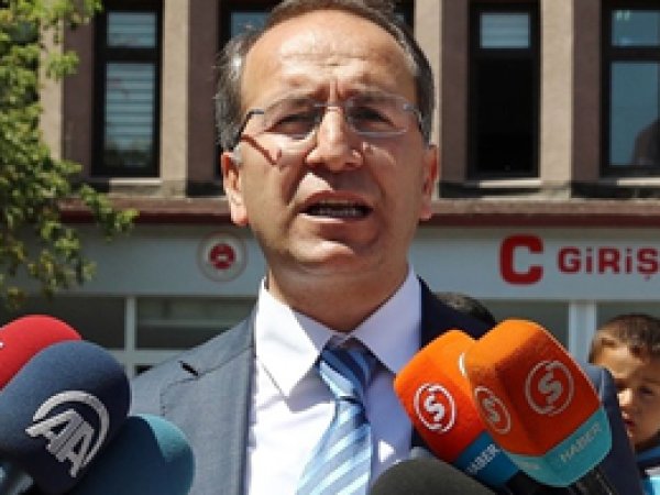 Gülen'in avukatları yurt dışına kaçtı