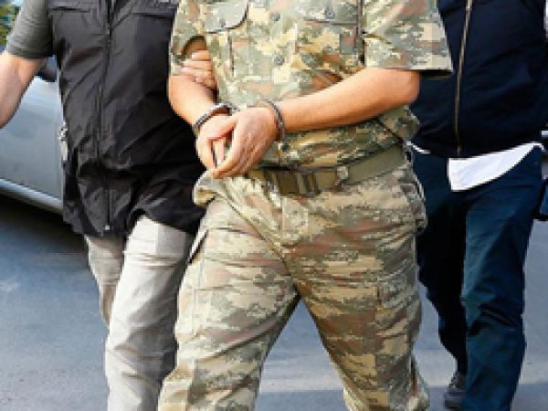 Siirt'te 77 asker tutuklandı 