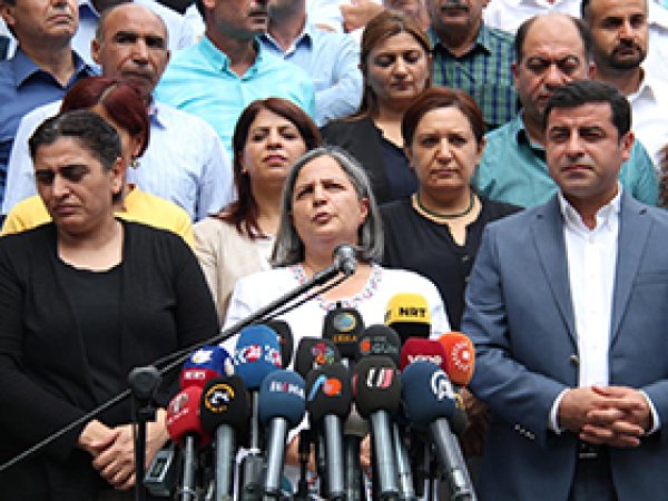 Demirtaş: Kayyumu çalıştırmayacağız