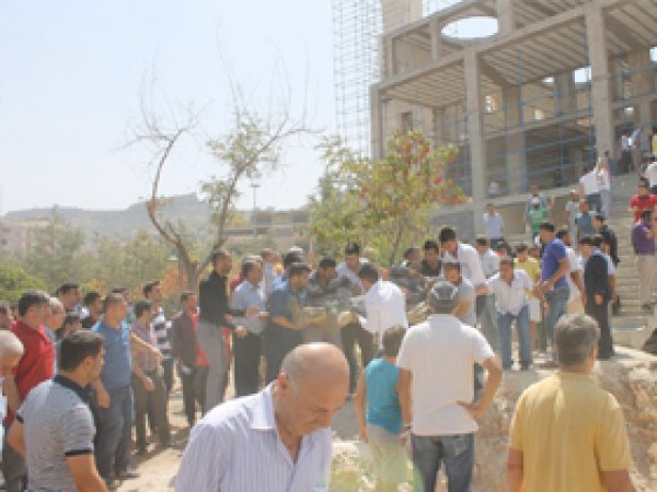 Camii kubbesi çöktü: 2'si ağır 6 yaralı 